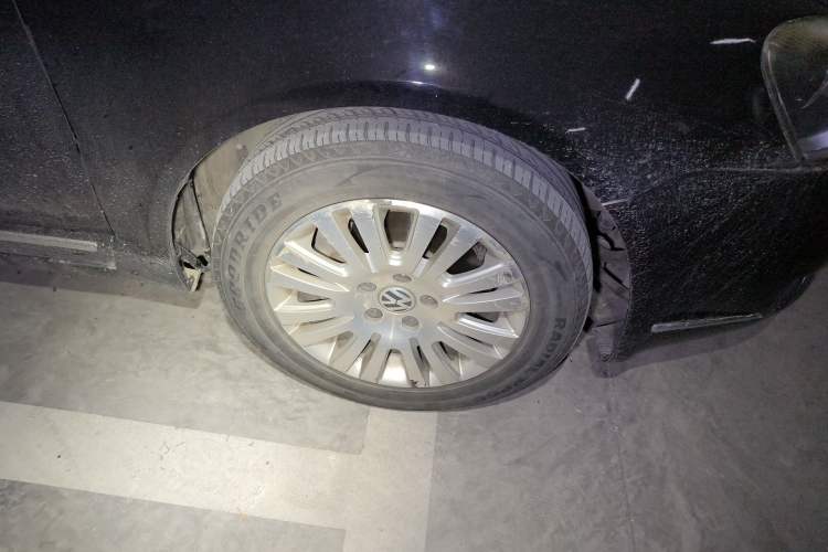 Used Volkswagen Passat 2009 1.8T Automatic Zunjie Model Right Front Wheel Hub