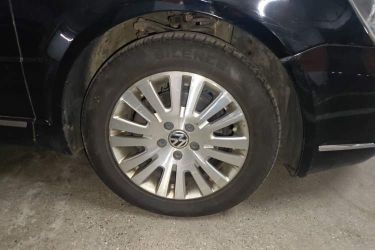 Used Volkswagen Passat 2009 1.8T Automatic Zunjie Model Right Front Wheel Hub