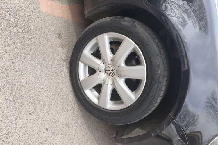 Used Volkswagen Passat 2009 1.8T Manual Luxury Model Right Front Wheel Hub