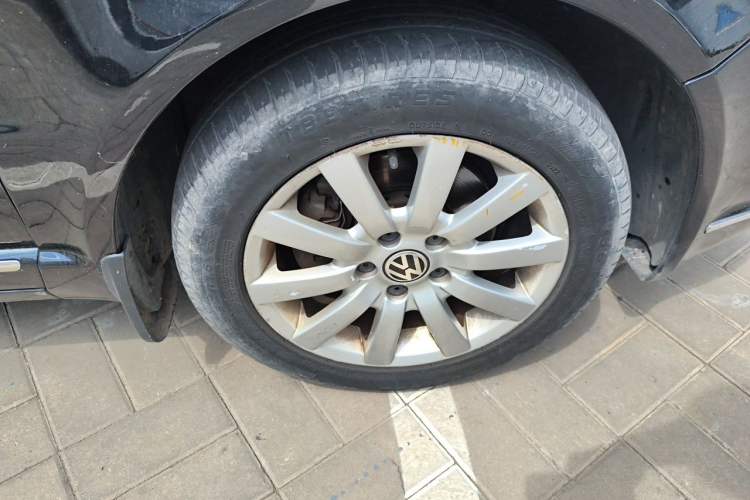 Used Volkswagen Passat 2009 1.8T Automatic Zunjie Model Right Front Wheel Hub