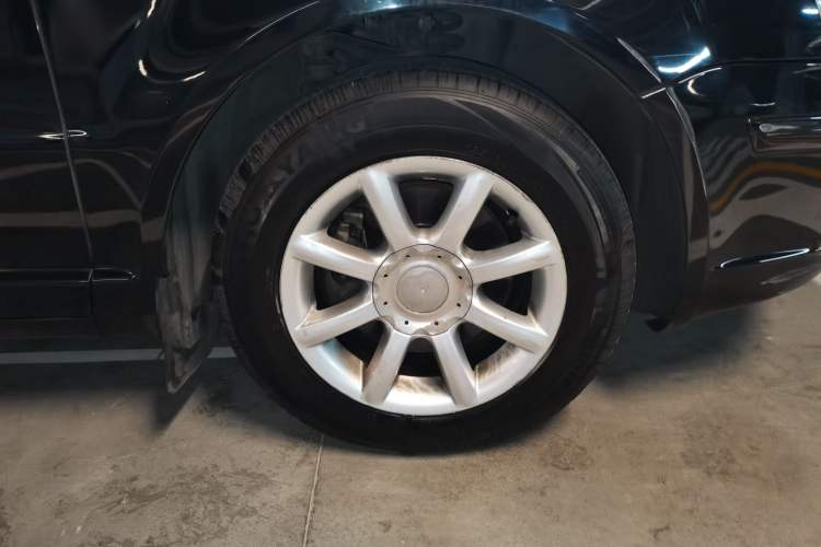 Used Volkswagen Passat 2009 2.0L MFI Manual Luxury Edition Right Front Wheel Hub