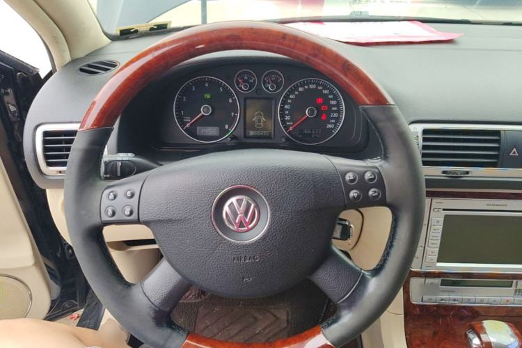 Used Volkswagen Passat 2009 1.8T Automatic Zunjie Model Steering Wheel