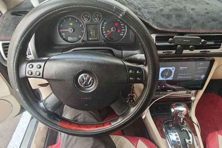 Used Volkswagen Passat 2009 1.8T Automatic Luxury Edition Steering Wheel