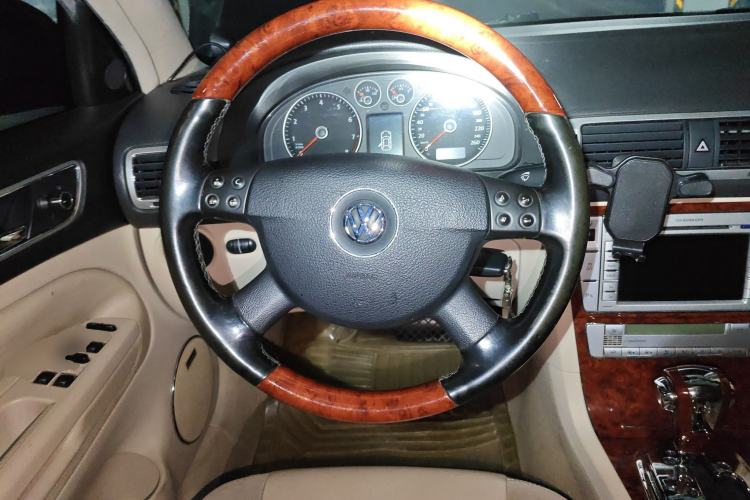 Used Volkswagen Passat 2009 1.8T Automatic Prestige Model Steering Wheel