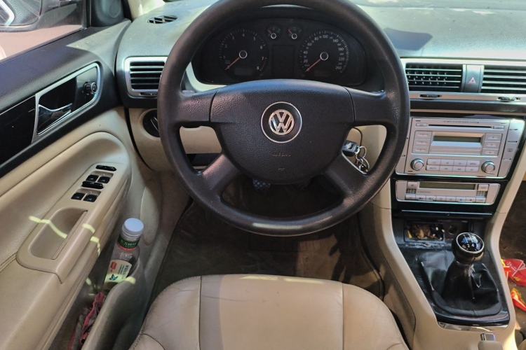 Used Volkswagen Passat 2009 2.0L MFI Manual Luxury Edition Steering Wheel