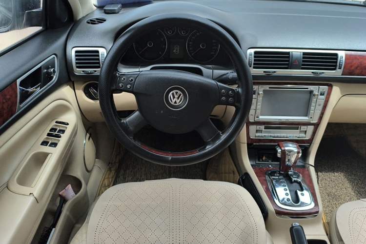 Used Volkswagen Passat 2009 1.8T Automatic Zunjie Model Steering Wheel