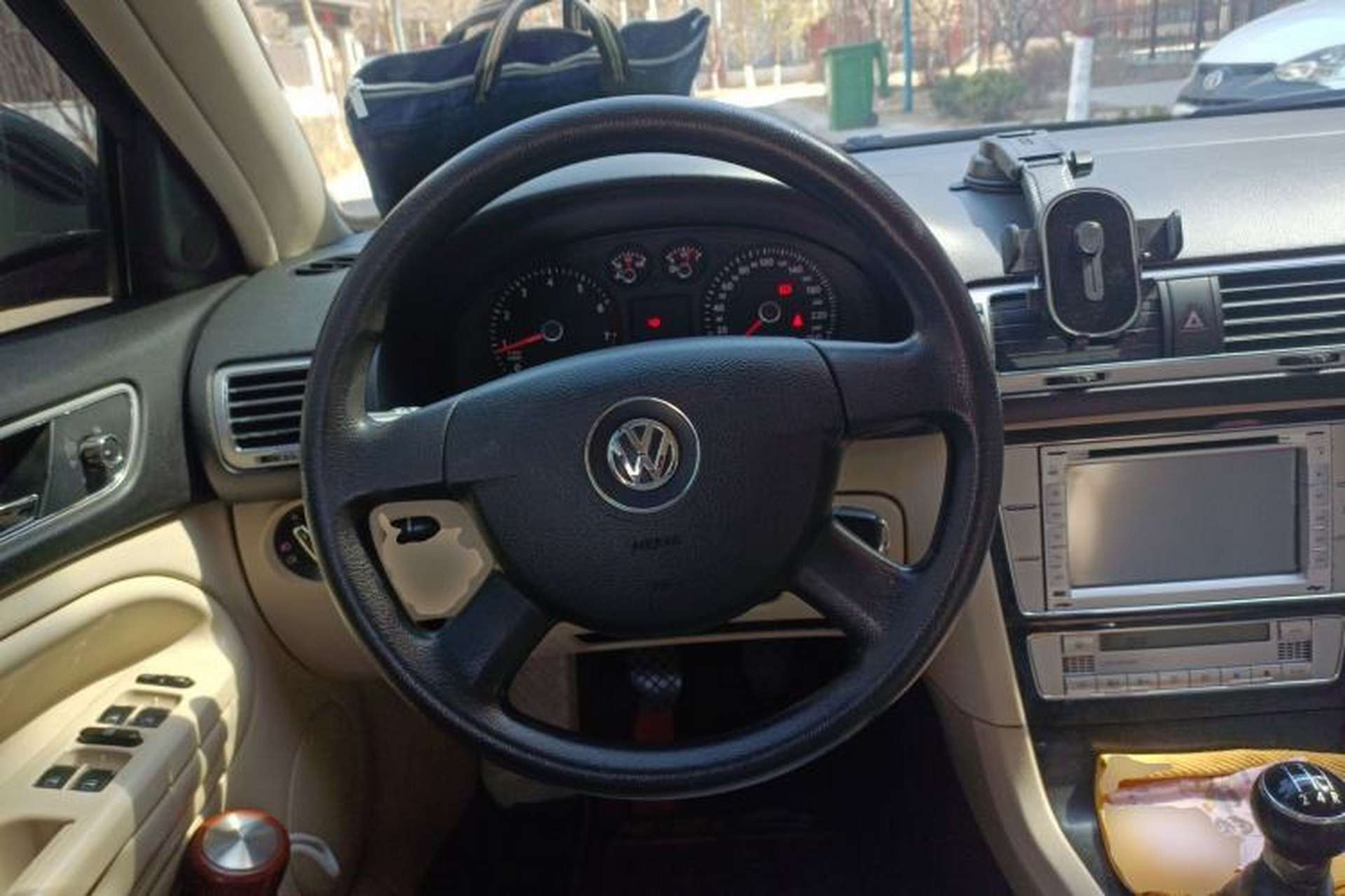 Used Volkswagen Passat 2009 2.0L MFI Manual Luxury Edition Steering Wheel
