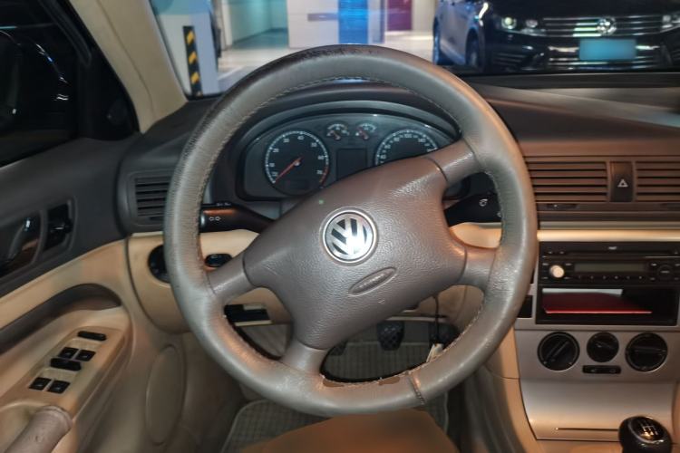 Used Volkswagen Passat 2009 2.0L MFI Manual Luxury Edition Steering Wheel