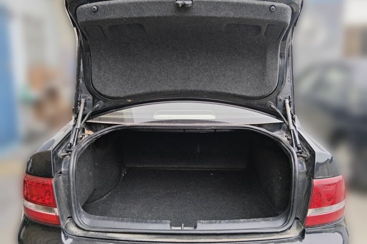 Used Volkswagen Passat 2009 1.8T Automatic Luxury Edition Trunk