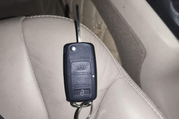 Used Volkswagen Passat 2009 1.8T Manual Luxury Model Vehicle Key