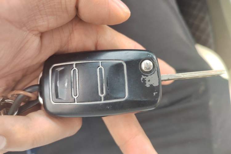 Used Volkswagen Passat 2009 1.8T Automatic Luxury Edition Vehicle Key