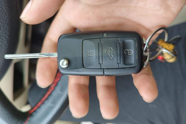 Used Volkswagen Passat 2009 1.8T Manual Luxury Model Vehicle Key