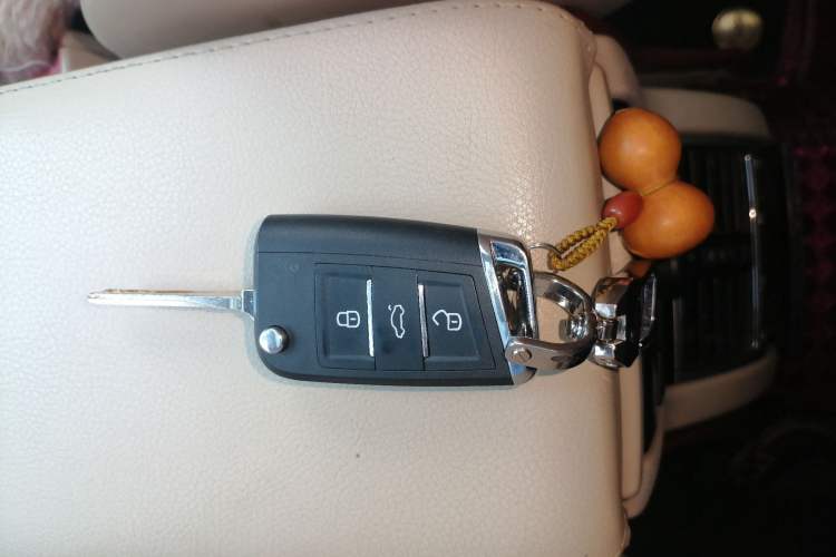 Used Volkswagen Passat 2009 1.8T Manual Luxury Model Vehicle Key