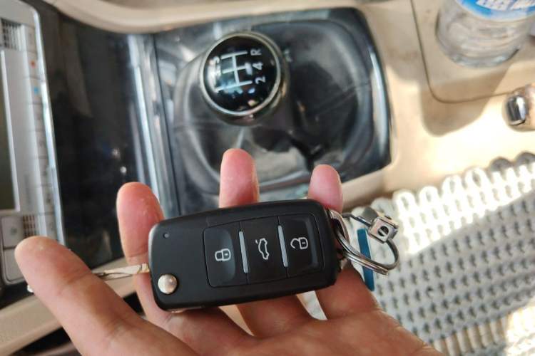 Used Volkswagen Passat 2009 1.8T Manual Luxury Model Vehicle Key