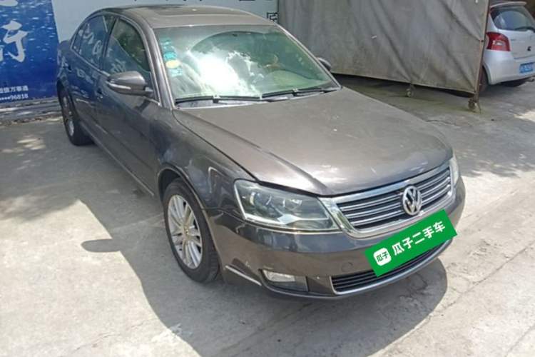 Used Volkswagen Passat 2009 1.8T Automatic Luxury Edition Front Right 45 Deg