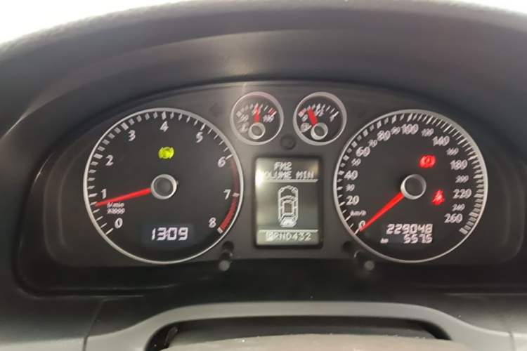 Used Volkswagen Passat 2009 1.8T Automatic Luxury Edition Instrument Cluster