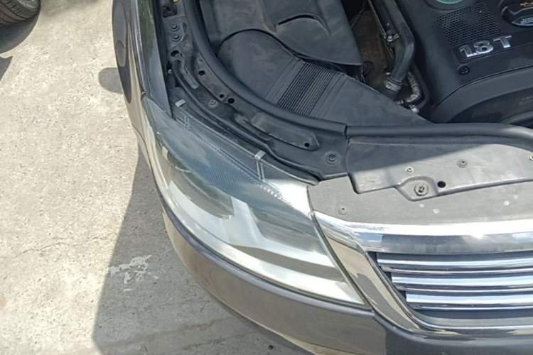 Used Volkswagen Passat 2009 1.8T Automatic Luxury Edition Right Front Headlight