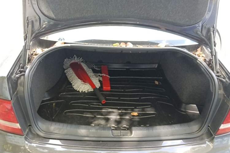 Used Volkswagen Passat 2009 1.8T Automatic Luxury Edition Trunk