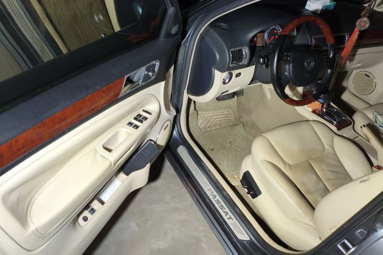 Used Volkswagen Passat 2009 1.8T Automatic Luxury Edition Driver Seat