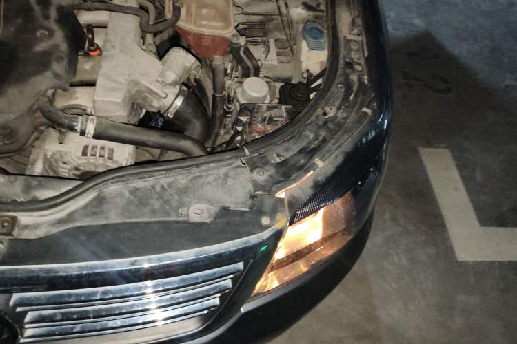 Used Volkswagen Passat 2009 1.8T Automatic Luxury Edition Engine Bay Left