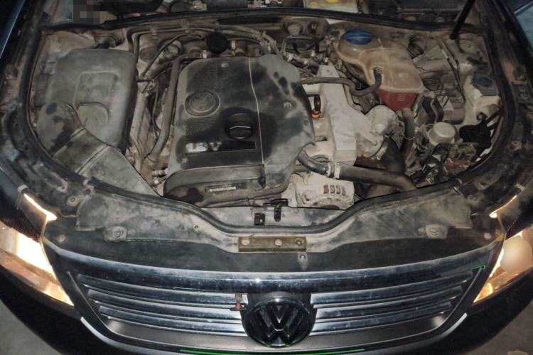 Used Volkswagen Passat 2009 1.8T Automatic Luxury Edition Engine Bay