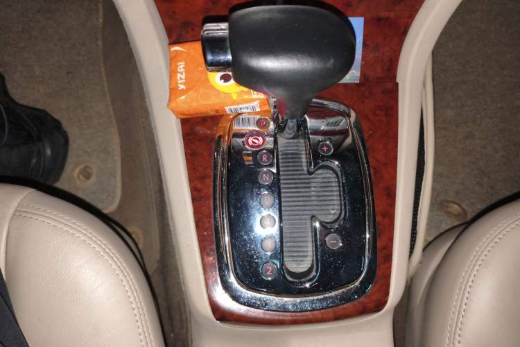 Used Volkswagen Passat 2009 1.8T Automatic Luxury Edition Gear Lever