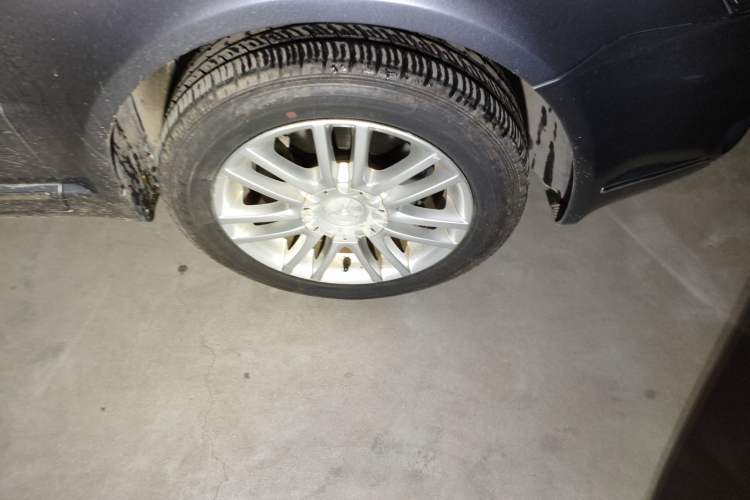 Used Volkswagen Passat 2009 1.8T Automatic Luxury Edition Right Front Wheel Hub