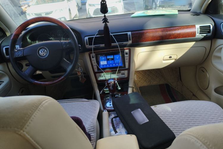 Used Volkswagen Passat 2009 1.8T Automatic Prestige Model Center Console
