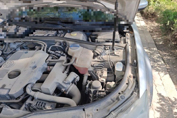 Used Volkswagen Passat 2009 1.8T Automatic Zunjie Model Engine Bay Left