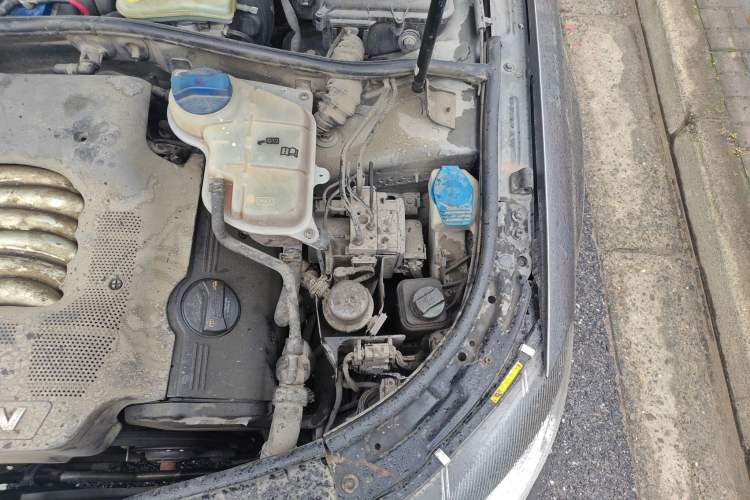 Used Volkswagen Passat 2009 2.8L V6 Automatic Supreme Edition Engine Bay Left