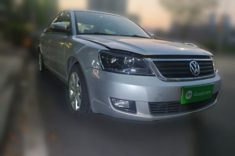 Used Volkswagen Passat 2009 2.0L MFI Automatic Luxury Edition Front Right 45 Deg