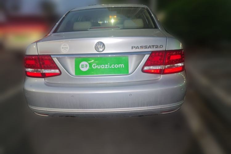 Used Volkswagen Passat 2009 2.0L MFI Automatic Luxury Edition Rear