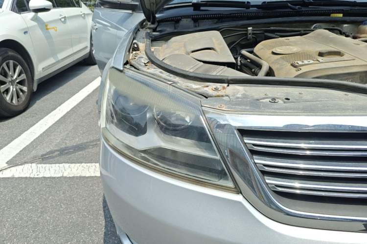 Used Volkswagen Passat 2009 1.8T Automatic Luxury Edition Right Front Headlight