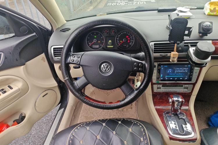Used Volkswagen Passat 2009 2.8L V6 Automatic Supreme Edition Steering Wheel