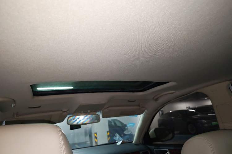 Used Volkswagen Passat 2009 1.8T Automatic Prestige Model Headliner