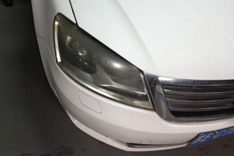 Used Volkswagen Passat 2009 1.8T Automatic Prestige Model Right Front Headlight
