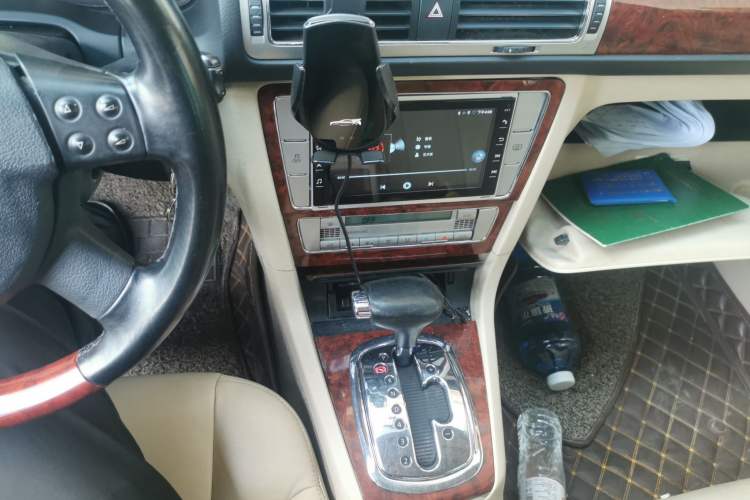 Used Volkswagen Passat 2011 1.8T Automatic Luxury Model Audio And AC Panel