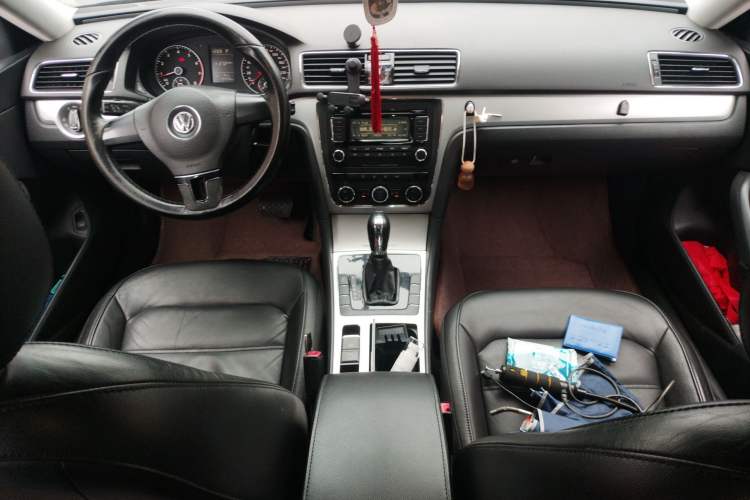 Used Volkswagen Passat 2011 1.8TSI Automatic Prestige Edition Audio And AC Panel