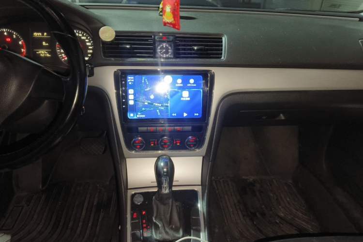 Used Volkswagen Passat 2011 1.8TSI Automatic Prestige Edition Audio And AC Panel