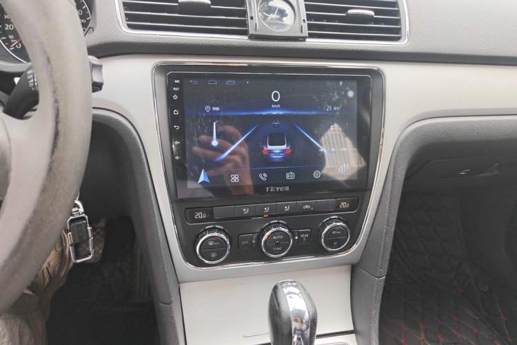 Used Volkswagen Passat 2011 1.4 TSI DSG Prestige Edition Audio And AC Panel