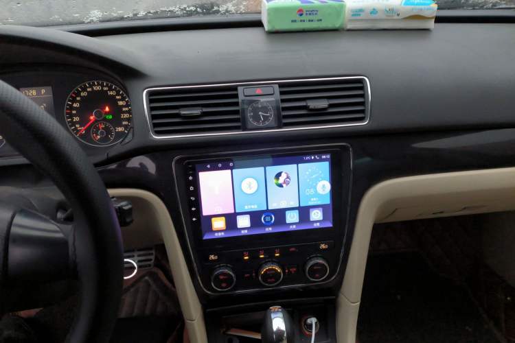 Used Volkswagen Passat 2011 1.8 TSI DSG Prestige Edition Audio And AC Panel