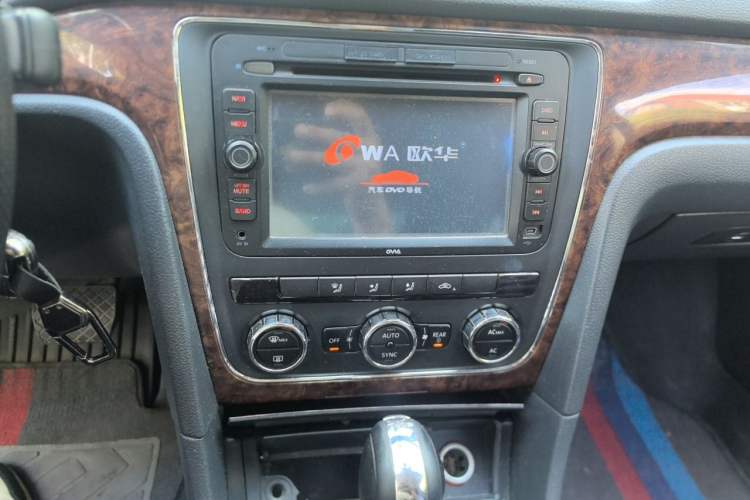 Used Volkswagen Passat 2011 1.8TSI DSG Prestige Edition Audio And AC Panel