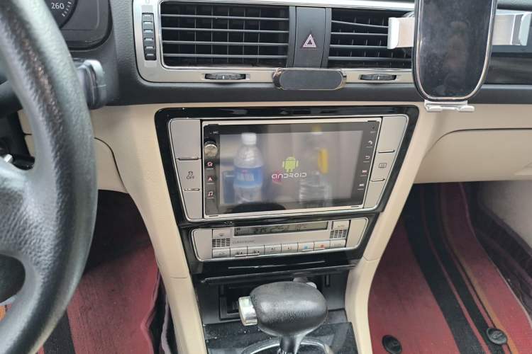 Used Volkswagen Passat 2011 1.8T Automatic Luxury Model Audio And AC Panel
