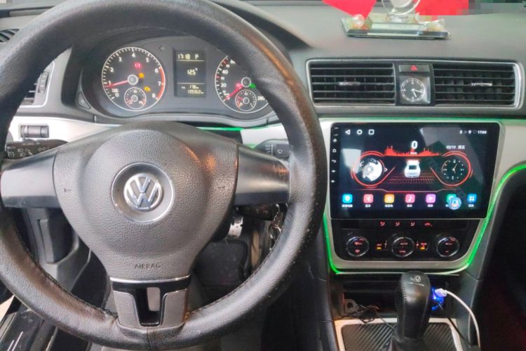 Used Volkswagen Passat 2011 1.8 TSI DSG Prestige Edition Audio And AC Panel