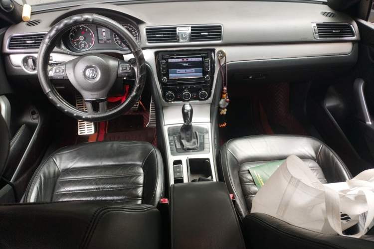 Used Volkswagen Passat 2011 1.8TSI DSG Prestige Edition Audio And AC Panel
