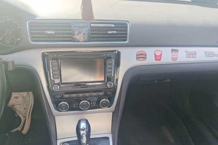 Used Volkswagen Passat 2011 2.0 TSI DSG Ultimate Edition Audio And AC Panel