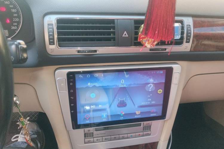 Used Volkswagen Passat 2011 1.8T Automatic Luxury Model Audio And AC Panel