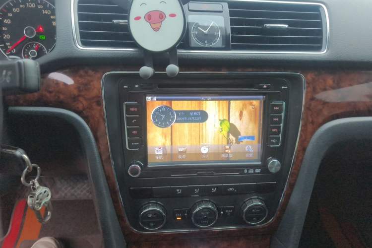 Used Volkswagen Passat 2011 1.8TSI DSG Prestige Edition Audio And AC Panel