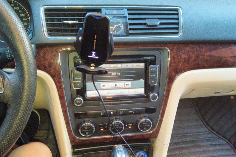 Used Volkswagen Passat 2011 1.8TSI DSG Prestige Edition Audio And AC Panel