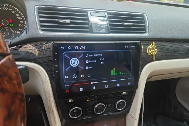 Used Volkswagen Passat 2011 1.8TSI DSG Prestige Edition Audio And AC Panel